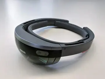 Microsoft HoloLens (2016)