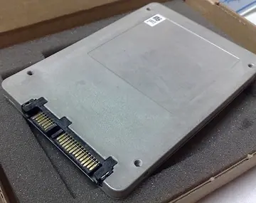 Intel DC S3700 SSD series, bottom side of a 100 GB SATA 3.0 model